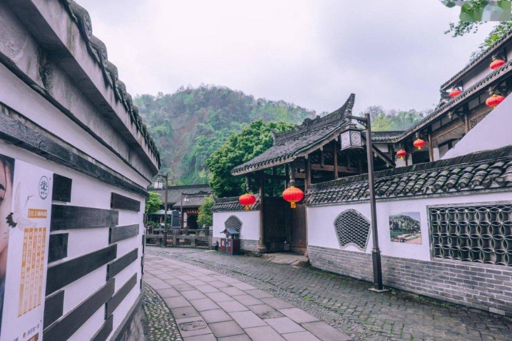 中石油罕见涨停,对市场意味什么?一组数据揭秘!高股息率的中字头股出炉